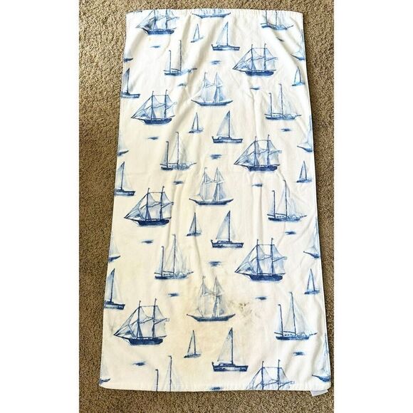 Luxe soft blue and white nautical sail boat beach towel - used - Picture 3 of 8